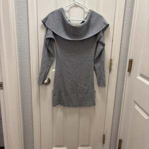 White House Black Market Gray Silver Off Shoulder‎ Ribbed Knit Tunic Sweater